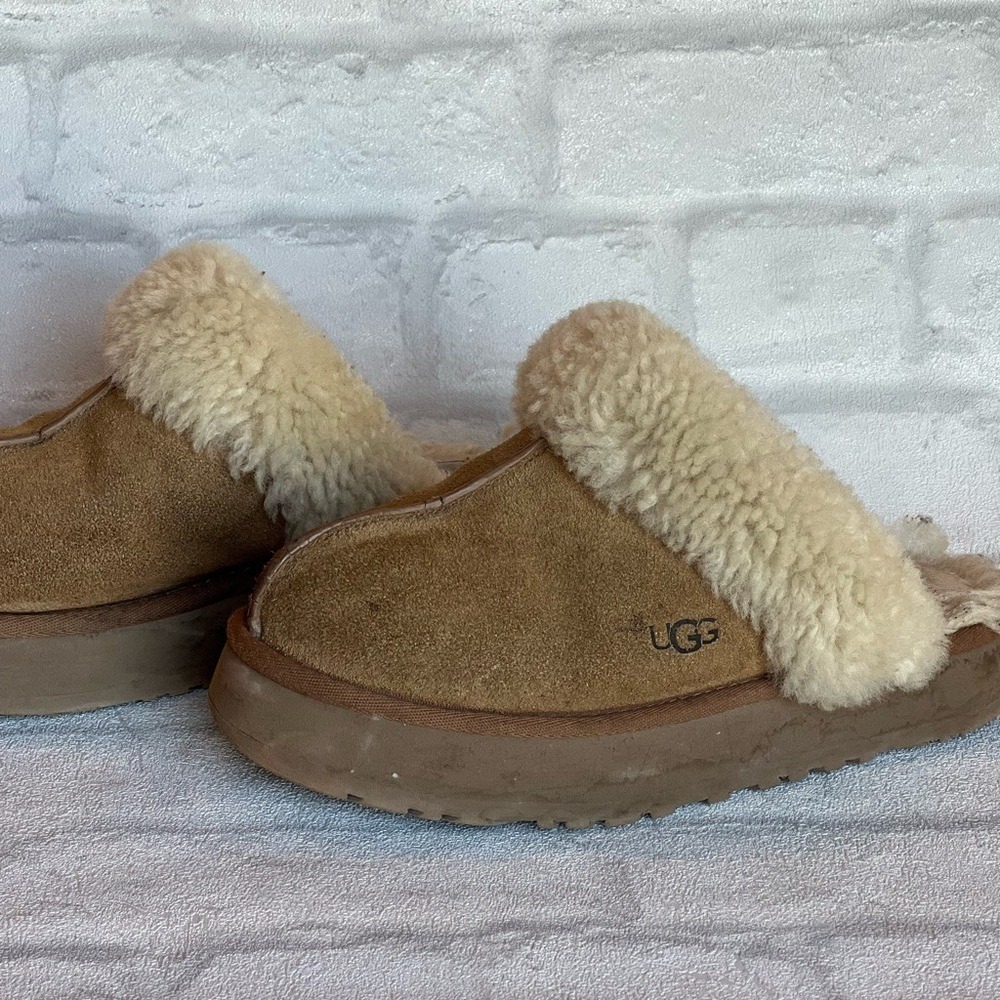 UGG Disquette  Suede Slippers Chestnut Brown Women Size 6